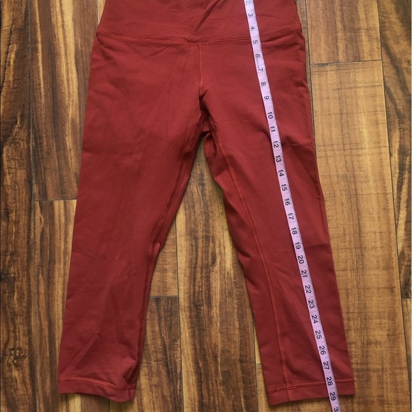 Lululemon Wunder Under Crop (High-Rise) *Full-On Luon 21"
Cayenne - Picture 8 of 9
